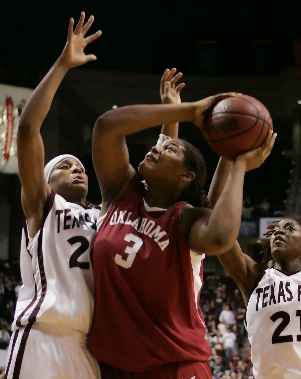 Courtney Paris returning to OU